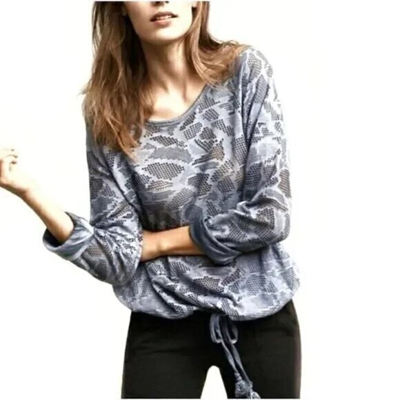 ANTHROPOLOGIE SATURDAY SUNDAY BLUE LASER CUT ROLLED SLEEVES PULLOVER TOP SZ XS - Picture 1 of 12